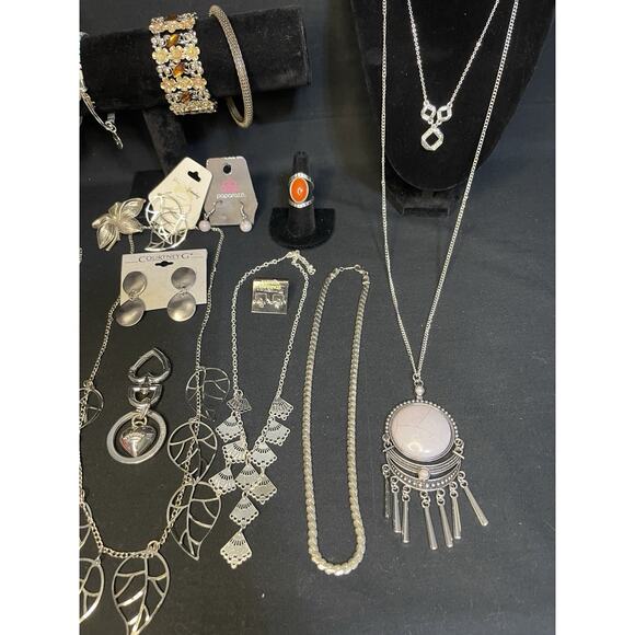 Vintage To Now Lot Silver tone Jewelry Necklace Bracelet Earrings Ring Brooch - Picture 2 of 9